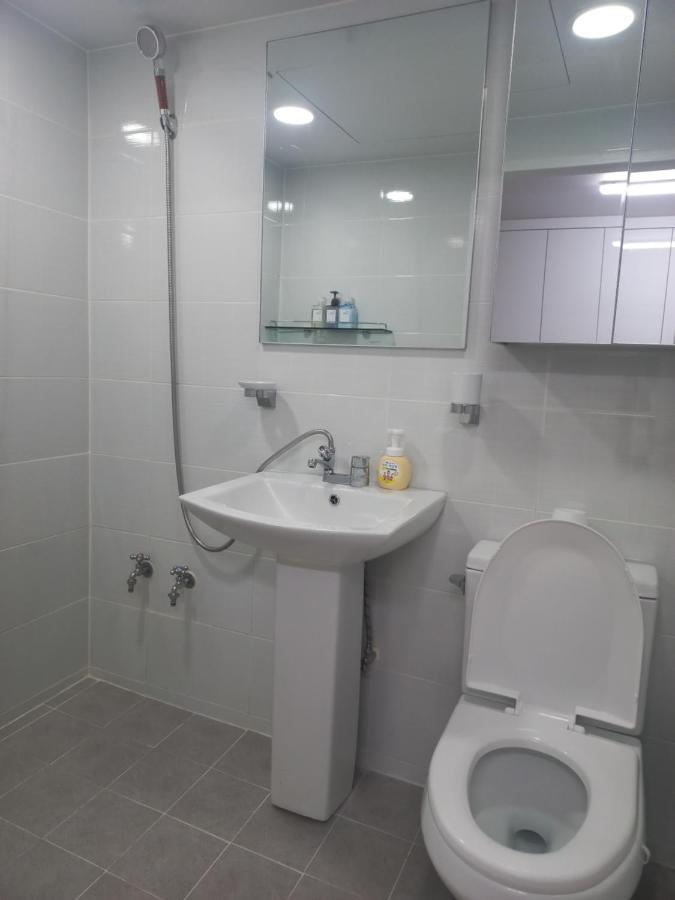 Brand New 2 Bedroom Apartment #6 Сеул Екстериор снимка